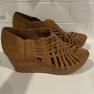Brand New! CHOCOLAT BLU Brown/Camel Suede Web Wedge Shoe Size 10!